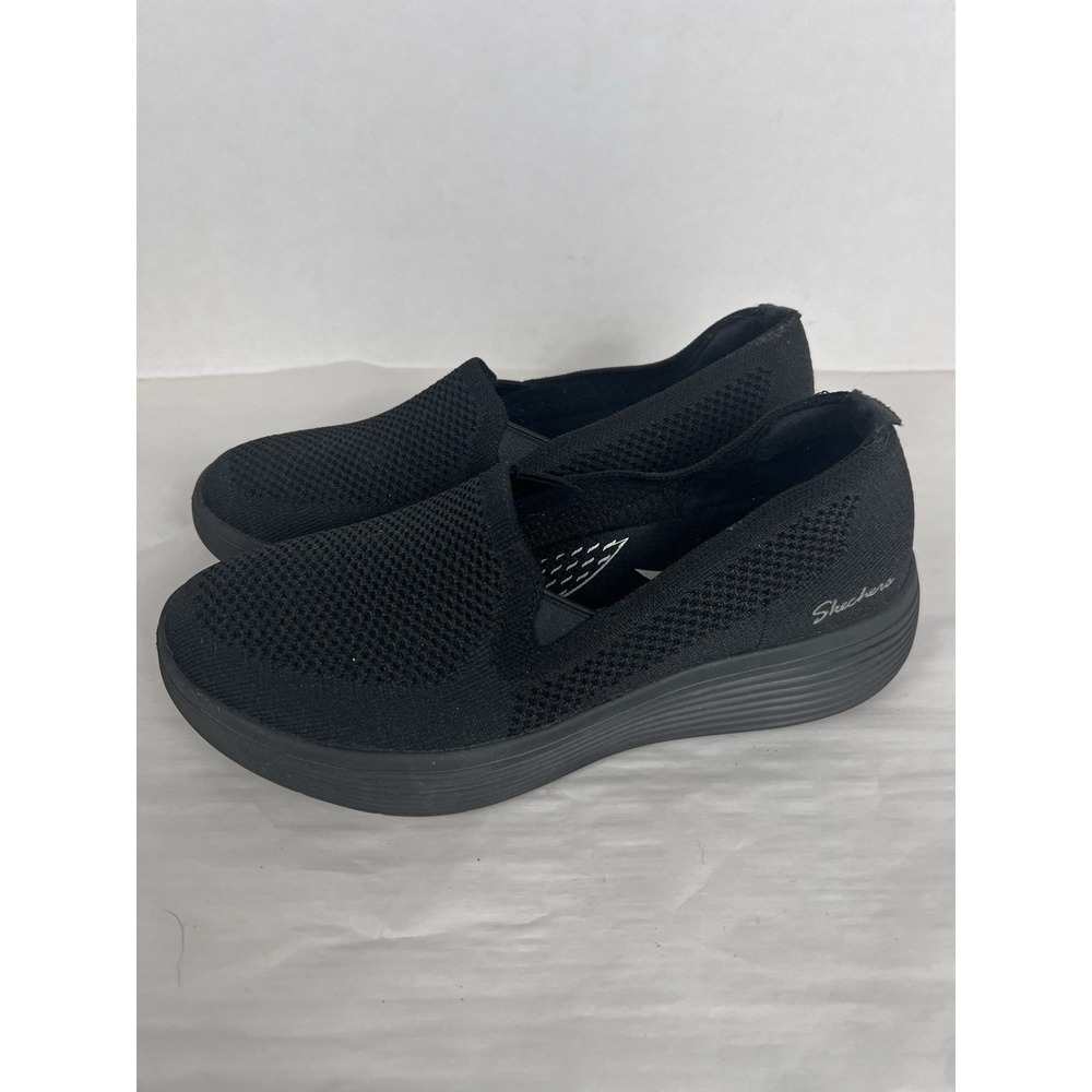 Skechers Arch Fit Women's Black Slip On Air Cooled Comfort Walking Shoes Size 8